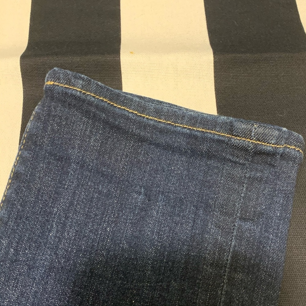 🔥 Kut from the Kloth Catherine boyfriend jeans 🔥 - Picture 7 of 8